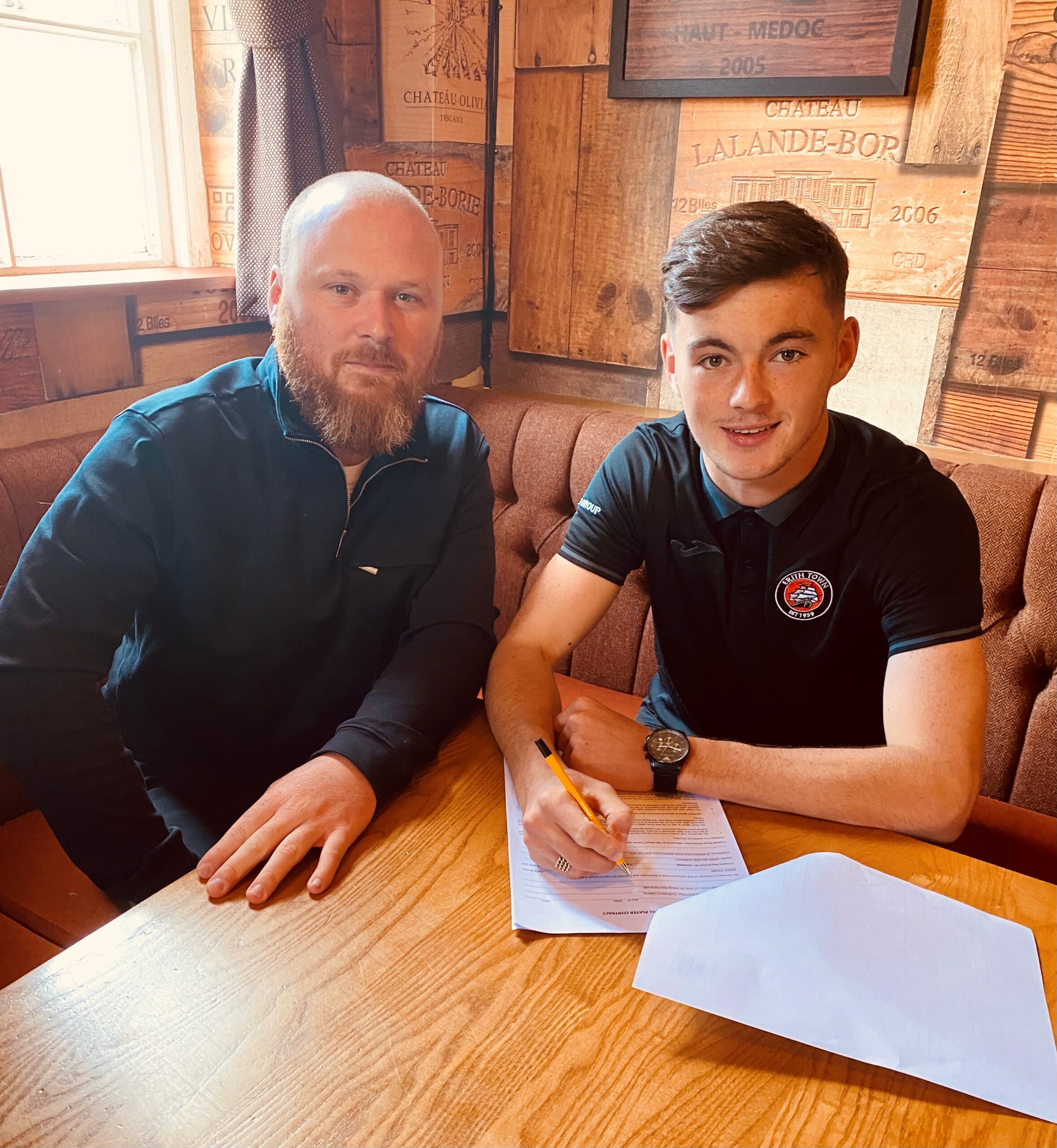 Harry Lawrence Signs One Year Deal